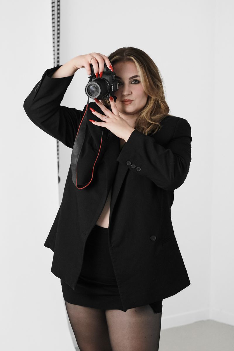 Natalia z aparatem
